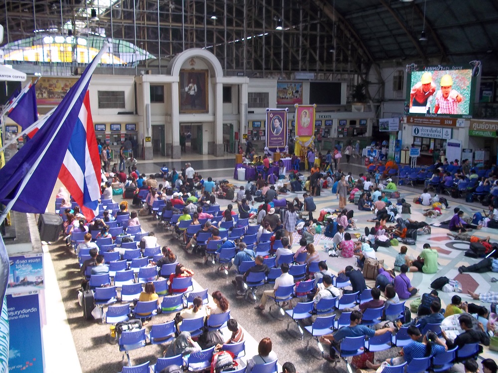 Inside View Hualamphong Station